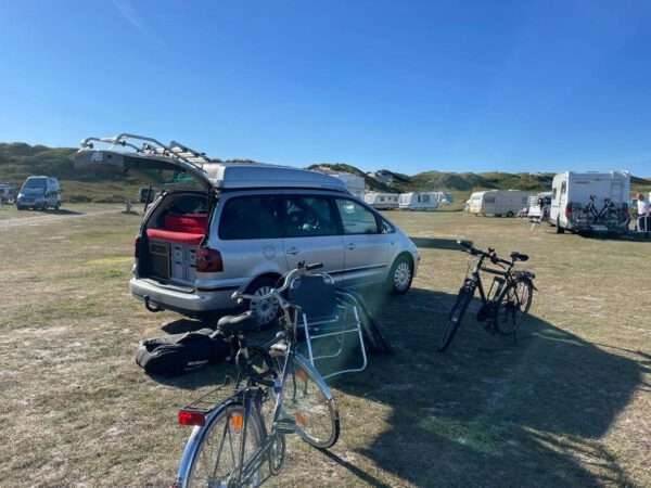 FORD Galaxy Campingbox - Heckausbau - FORD Galaxy Camper eingebaut in VW Sharan von Rechts